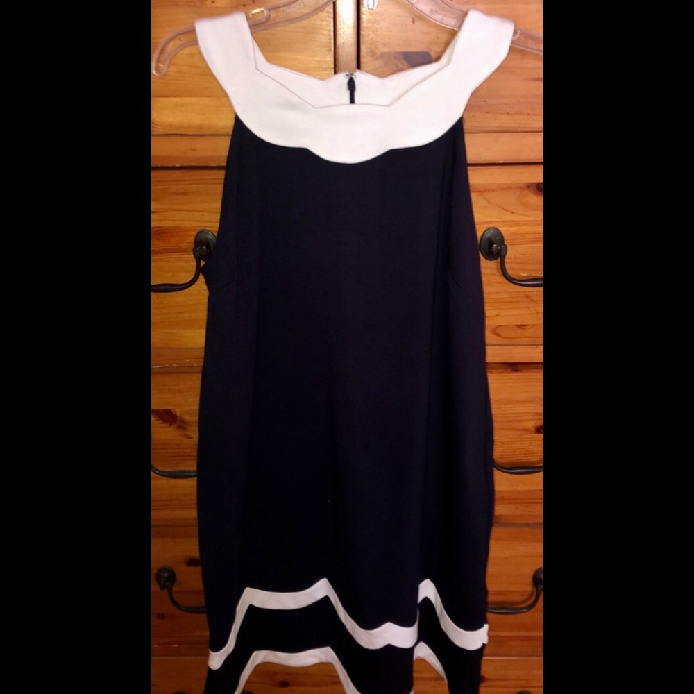 Crown & Ivy sleeveless dress. Women’s Sz M. NWOT.